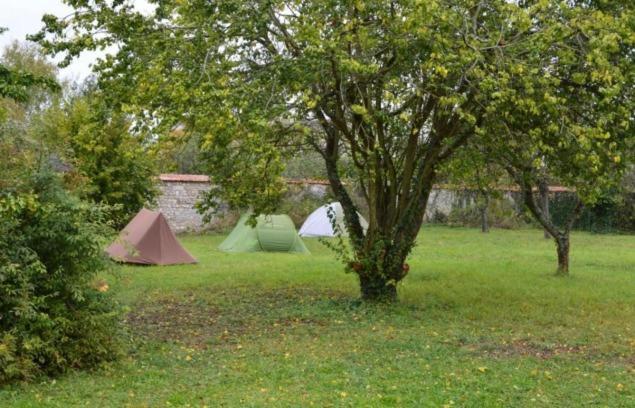 Fontaineblhostel Hostel & Camping Near Fontainebleau La Chapelle-la-Reine Exterior foto